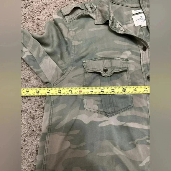 AMERICAN EAGLE OUTFITTERS Camo Boyfriend Fit Button Down Cover-up Shirt Medium - Picture 5 of 6